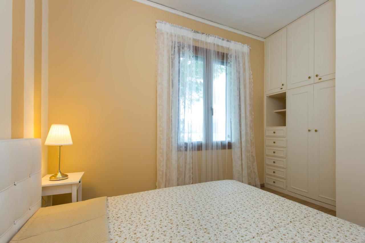 Beachfront Family Villa Katerina With Private Pool, Playground, Bbq & Amazing Sea Views! Petres  Екстериор снимка