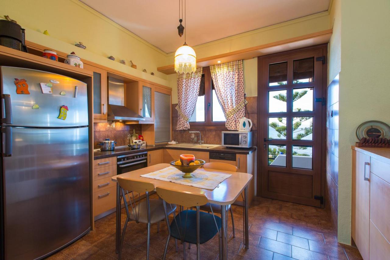 Beachfront Family Villa Katerina With Private Pool, Playground, Bbq & Amazing Sea Views! Petres  Екстериор снимка