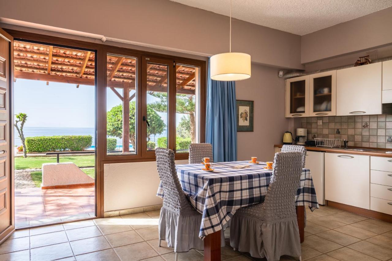 Beachfront Family Villa Katerina With Private Pool, Playground, Bbq & Amazing Sea Views! Petres  Екстериор снимка
