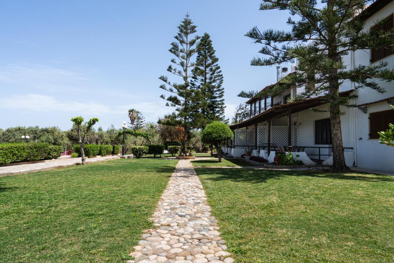 Beachfront Family Villa Katerina With Private Pool, Playground, Bbq & Amazing Sea Views! Petres  Екстериор снимка