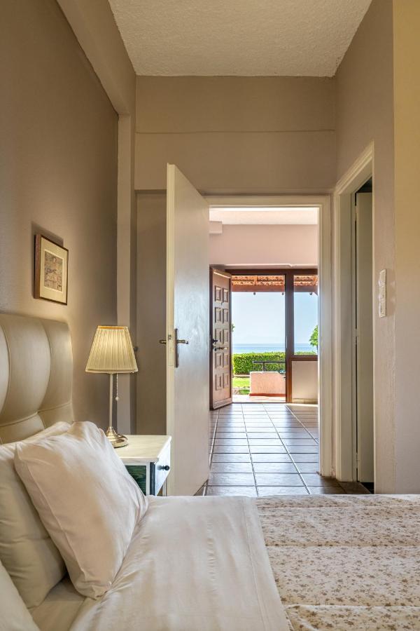 Beachfront Family Villa Katerina With Private Pool, Playground, Bbq & Amazing Sea Views! Petres  Екстериор снимка