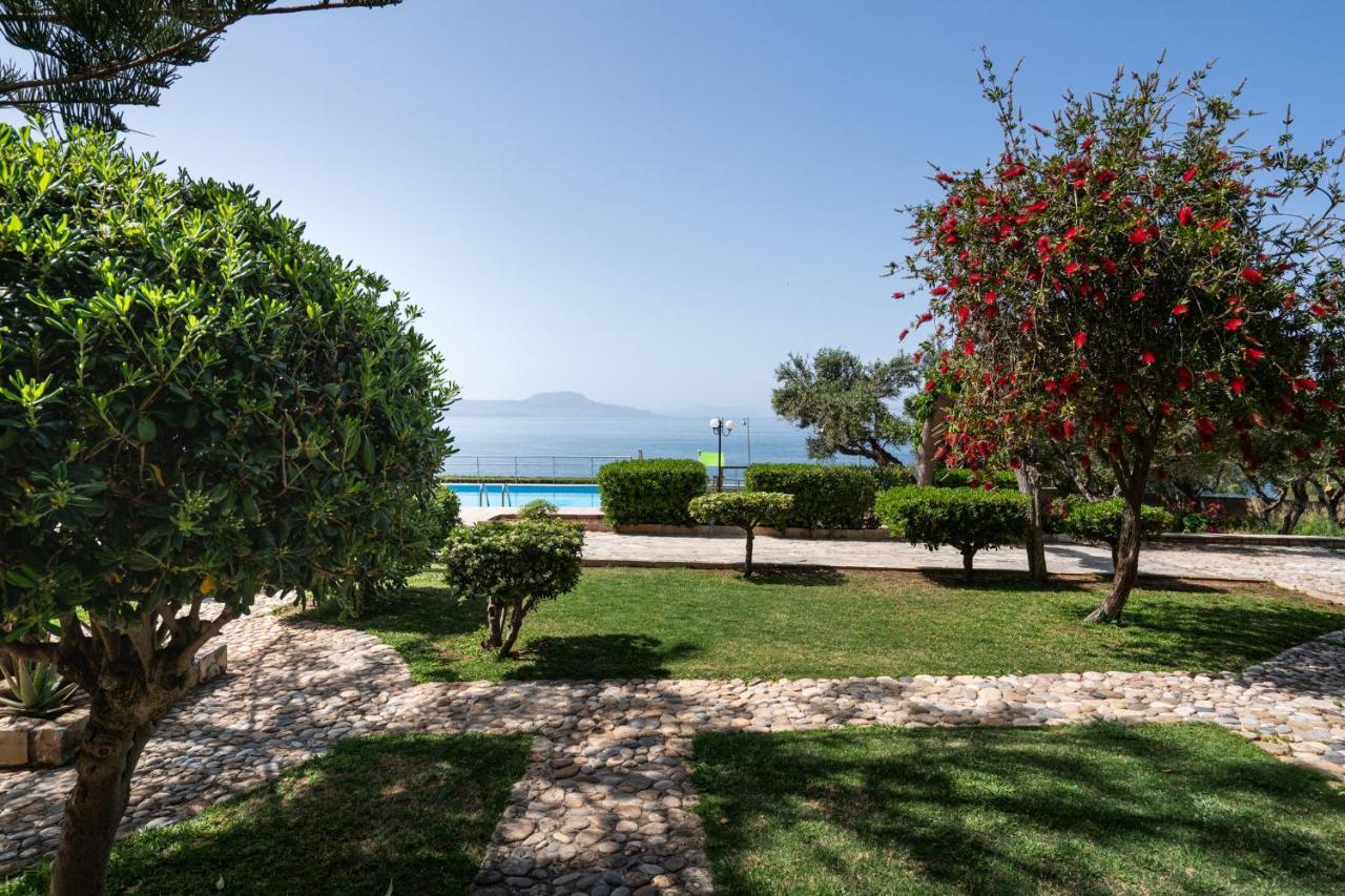 Beachfront Family Villa Katerina With Private Pool, Playground, Bbq & Amazing Sea Views! Petres  Екстериор снимка