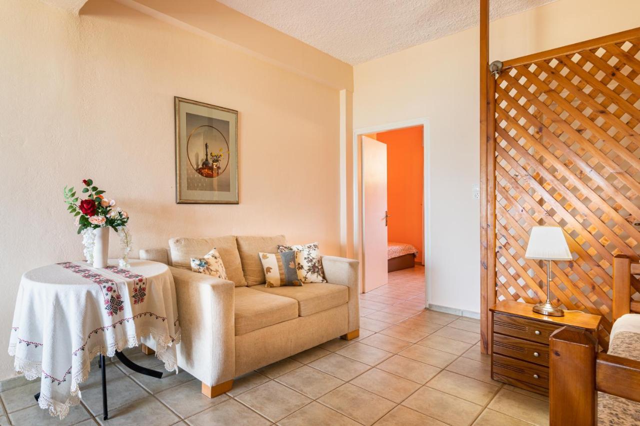 Beachfront Family Villa Katerina With Private Pool, Playground, Bbq & Amazing Sea Views! Petres  Екстериор снимка