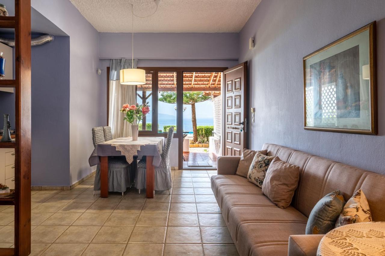 Beachfront Family Villa Katerina With Private Pool, Playground, Bbq & Amazing Sea Views! Petres  Екстериор снимка