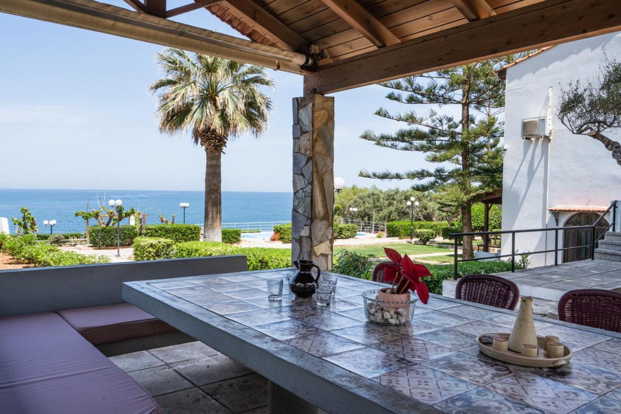 Beachfront Family Villa Katerina With Private Pool, Playground, Bbq & Amazing Sea Views! Petres  Екстериор снимка