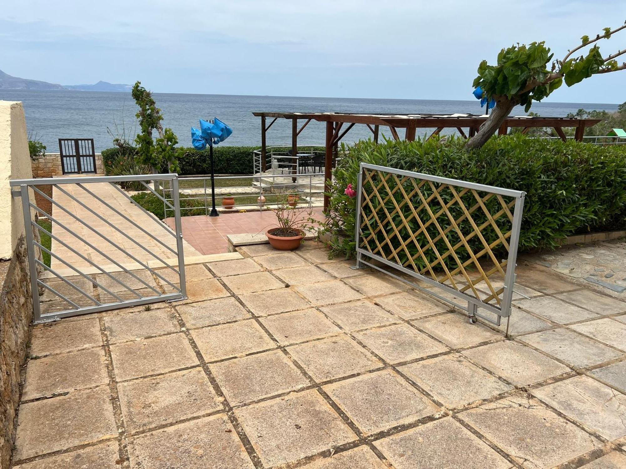 Beachfront Family Villa Katerina With Private Pool, Playground, Bbq & Amazing Sea Views! Petres  Екстериор снимка